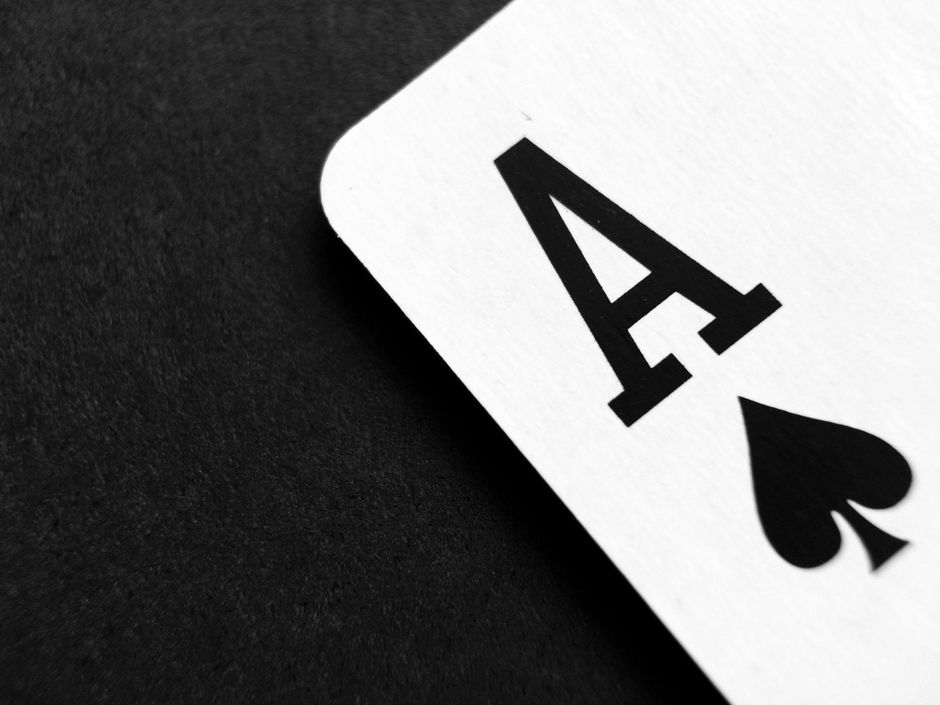 Online-Casinos: Wie Unterhaltung und Risiko im Gleichgewicht gehalten werden